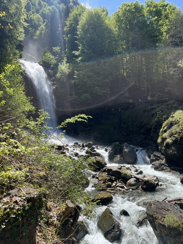 Giessbachfälle am Brienzersee – spektakuläre Wasserfälle im Berner Oberland