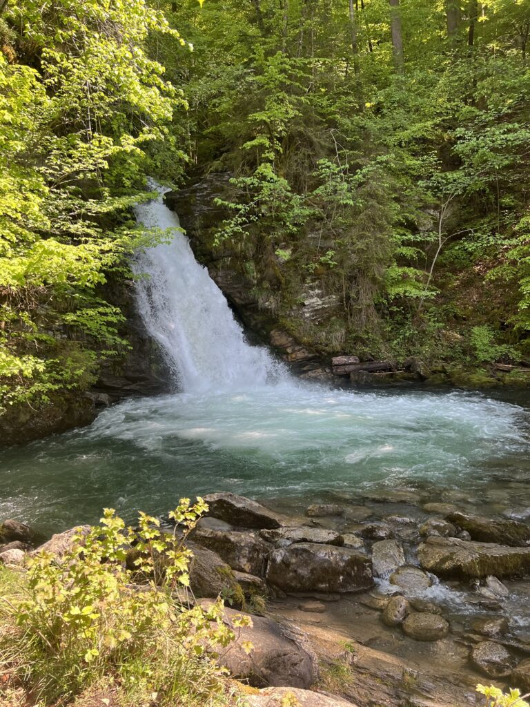 Wanderung zu den Giessbachfällen bei Brienz mit Blick auf den Brienzersee