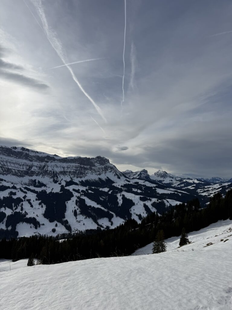 Winterwanderweg von der Marbachegg Richtung Bumbach mit Blick ins Emmental