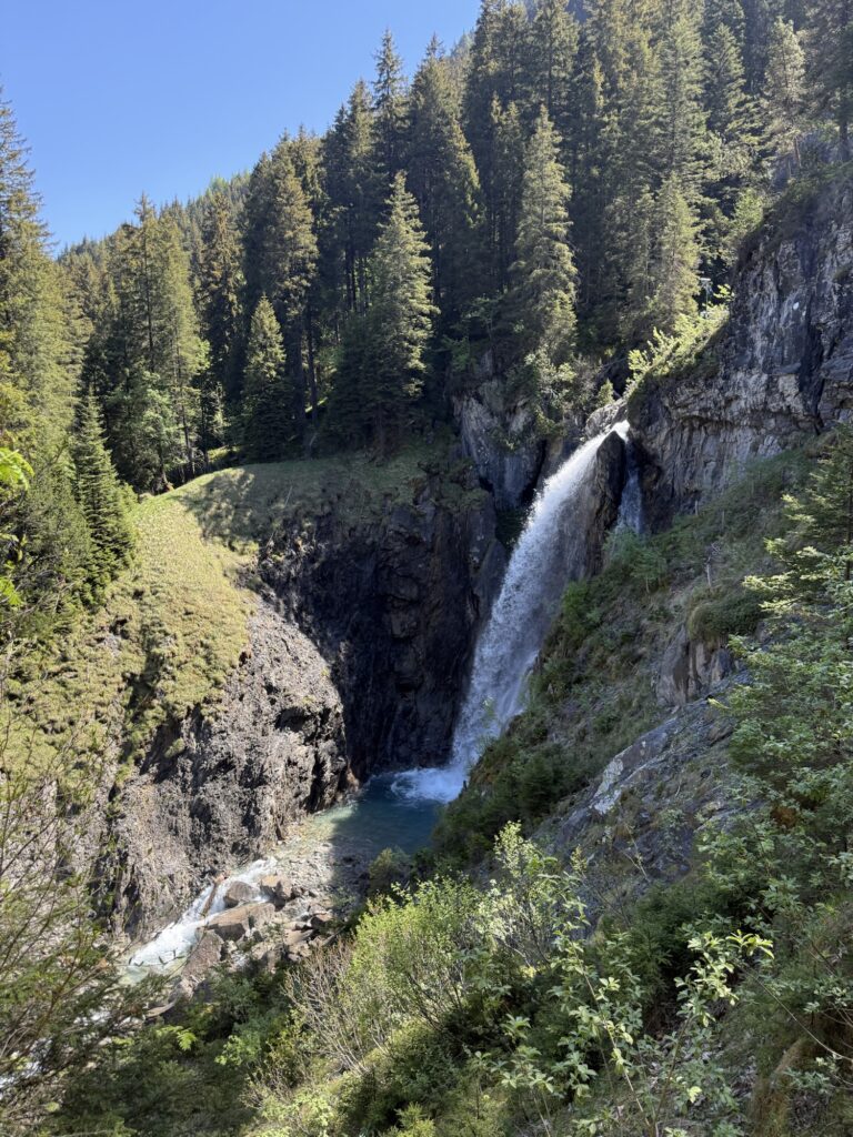 Wasserfall im Rosenlauital auf dem Weg zur Gletscherschlucht